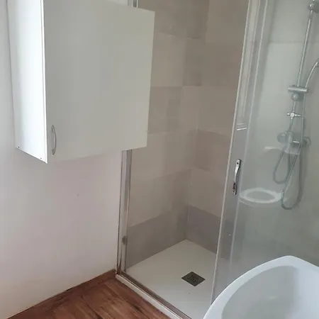 Sencilla Con Balcon * Vigo